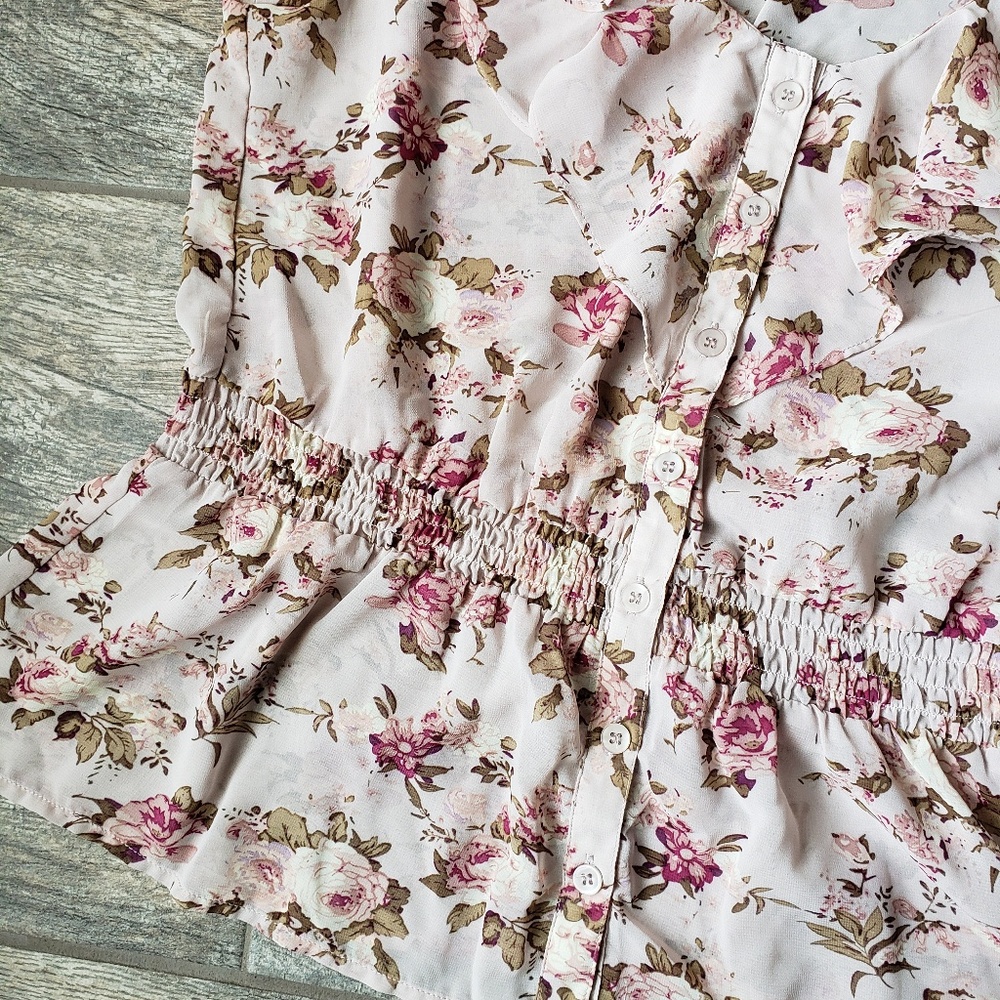 Forever 21 Floral Ruffle Button Top - Picture 5 of 7